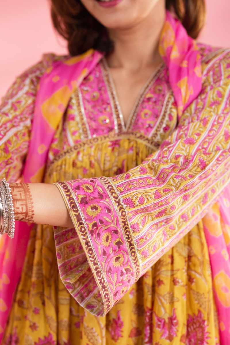 Image for Kusvaa Wsr346 Aakriti Block Print Kurta With Chiffon Dupatta Closeup