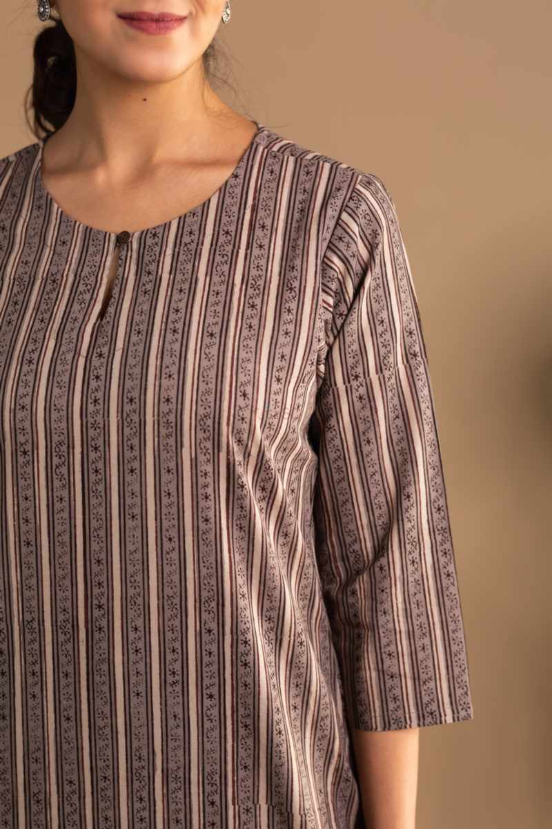 Image for Kusvaa Bpr20 Aprita Block Print Short Kurti Closeup 2