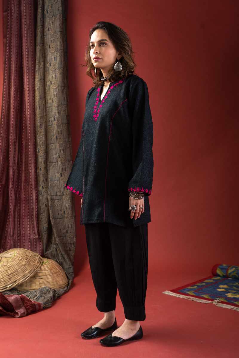 Image for Kusvaa De169 Saumya Woolen Short Kurti Pattern