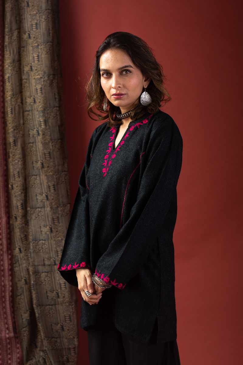 Image for Kusvaa De169 Saumya Woolen Short Kurti Side