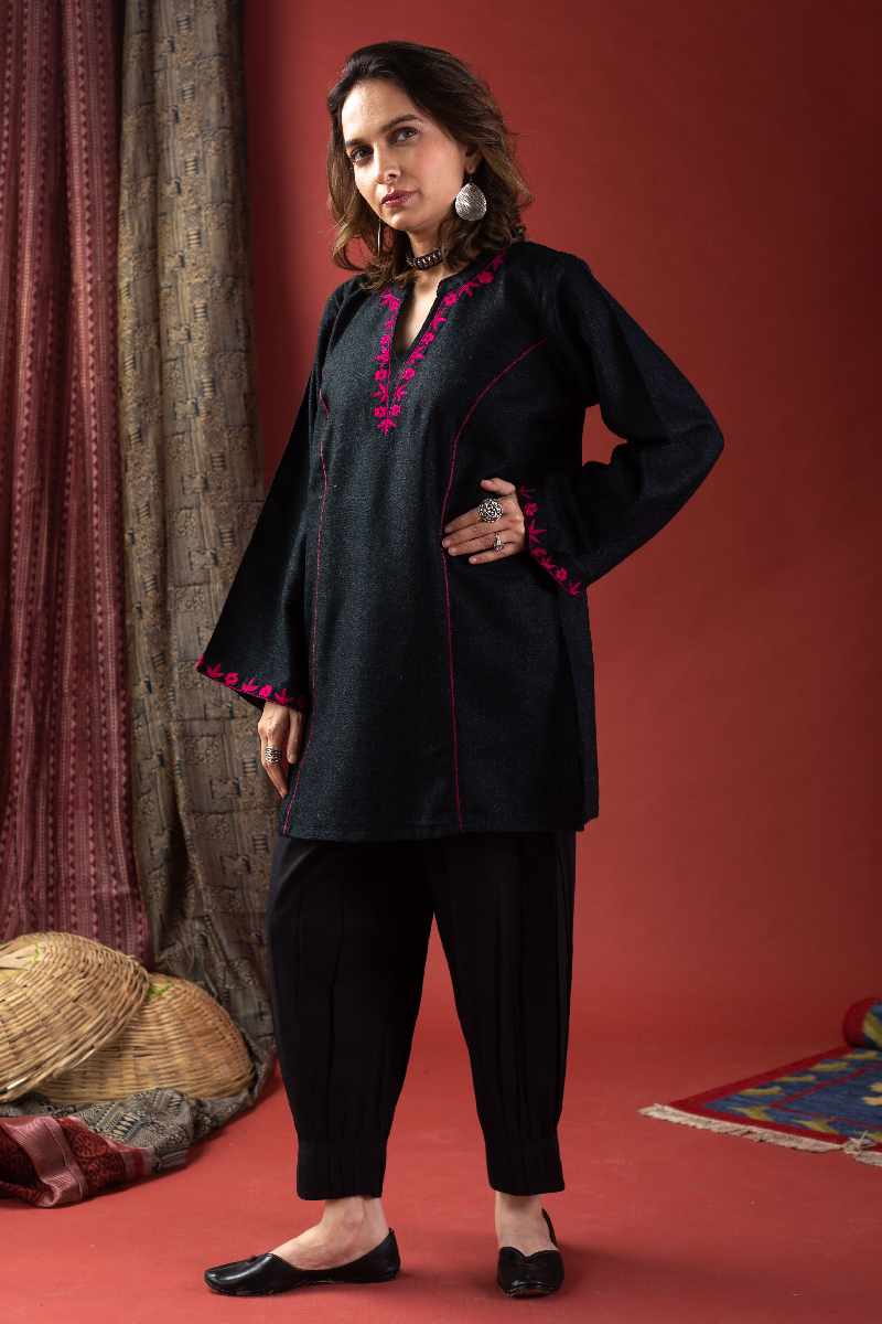 Image for Kusvaa De169 Saumya Woolen Short Kurti Sleeves