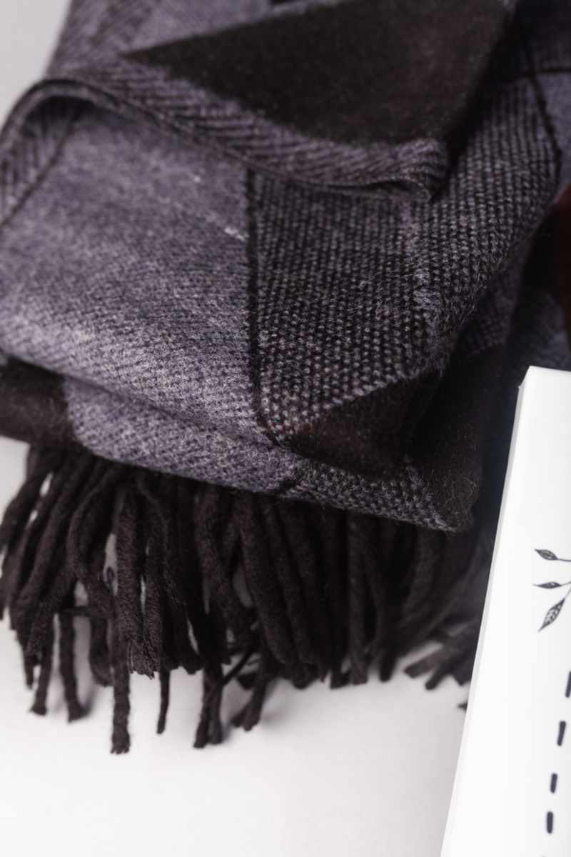 Image for Kusvaa Kusl131 Gaurav Woolen Muffler Closeup