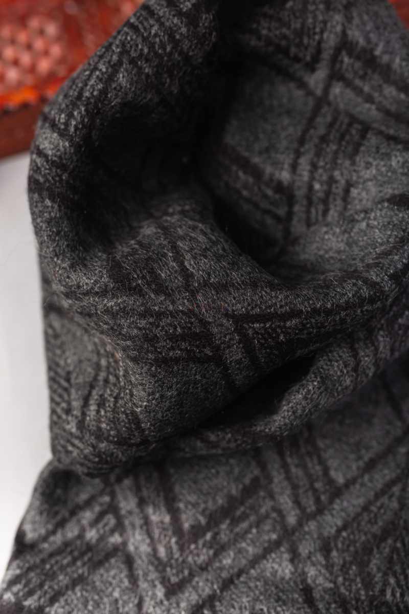 Image for Kusvaa Kusl134a Gopal Woolen Muffler Closeup