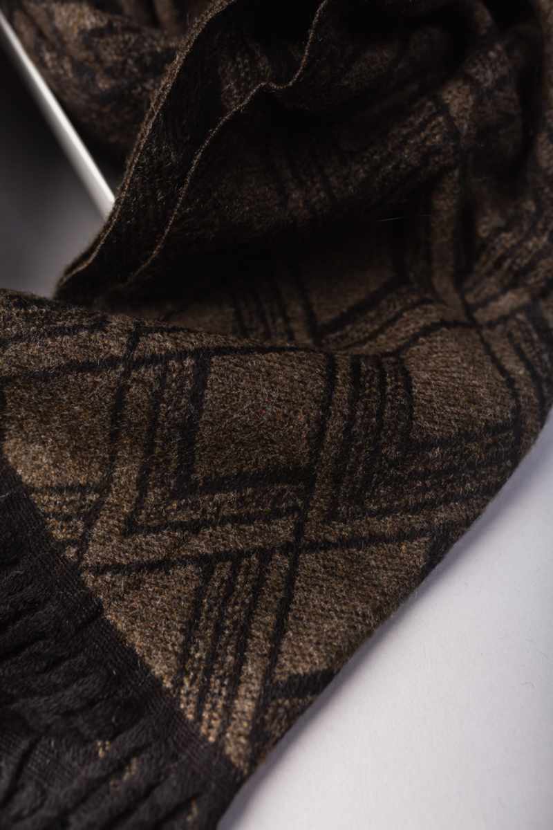 Image for Kusvaa Kusl134b Girish Woolen Muffler Closeup