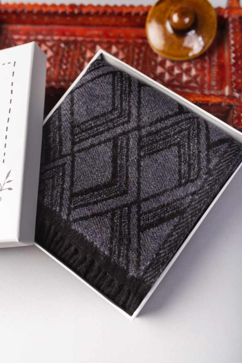 Image for Kusvaa Kusl134c Govind Woolen Muffler Front