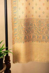 Image for Kusvaa Kusl71e Eesha Woolen Shawl Side