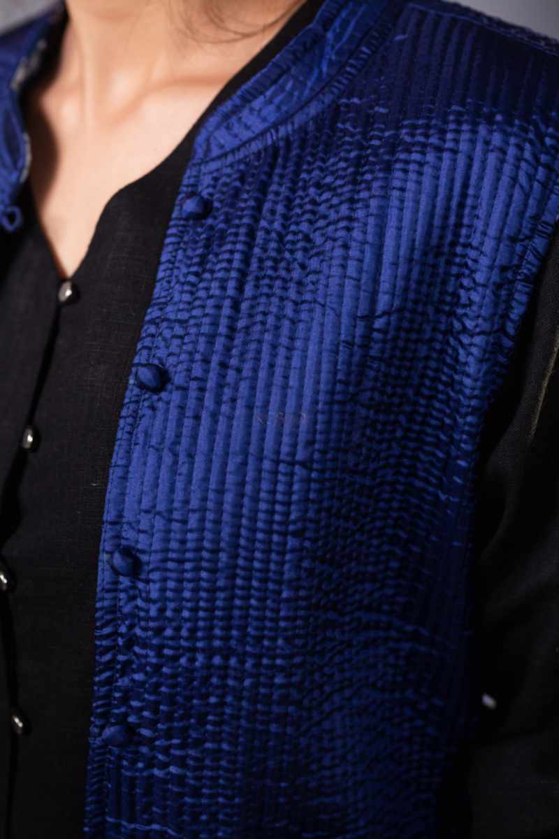 Image for Kusvaa Sj28blue Mrinal Quilted Full Sleeves Reverable Silk Jacket Closeup 2