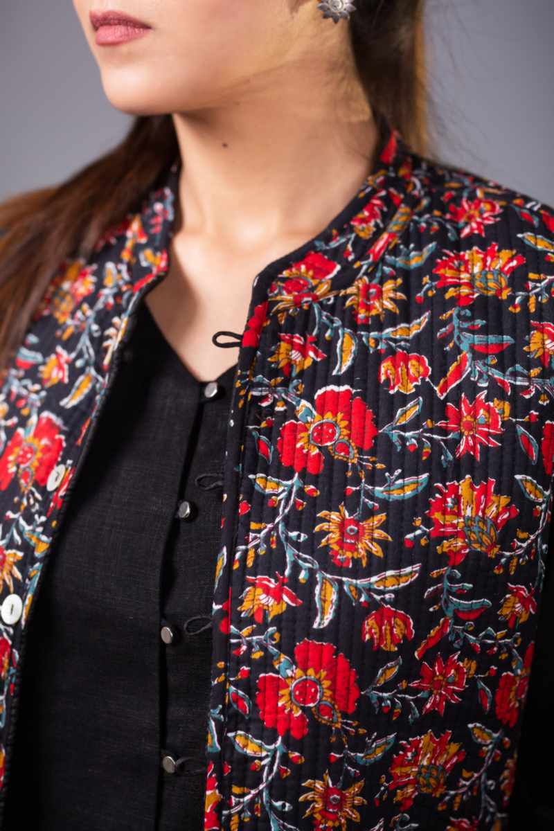 Image for Kusvaa Sj31black Araya Quilted Half Sleeves Reversable Silk Jacket Closeup