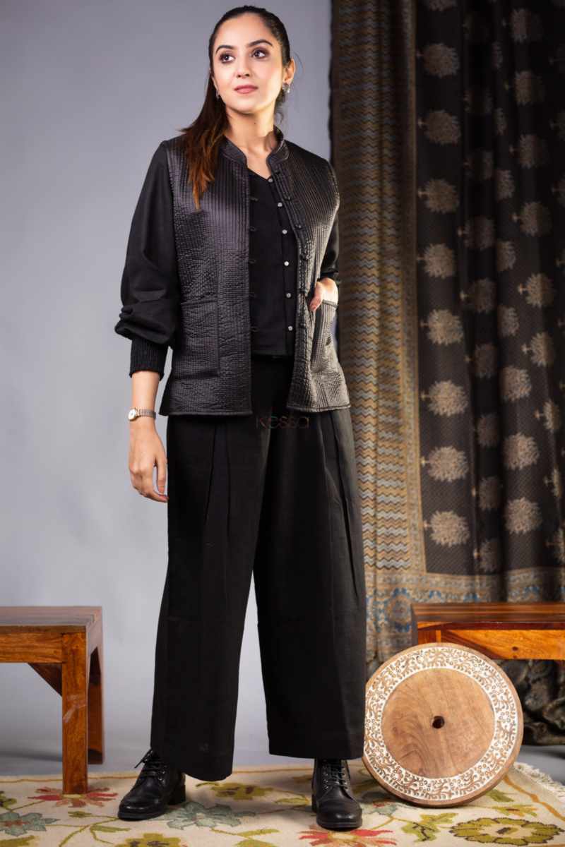 Image for Kusvaa Sj31black Araya Quilted Half Sleeves Reversable Silk Jacket Side