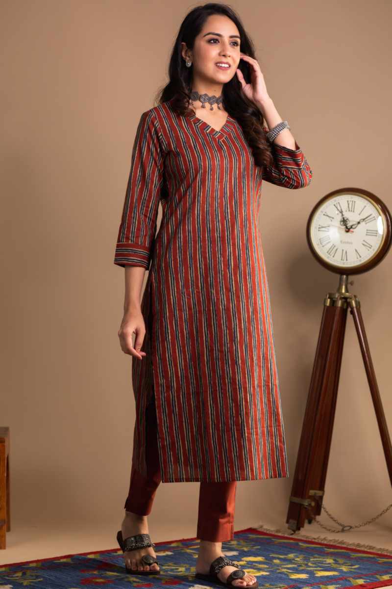 Image for Kusvaa Taf99 Ashwini Straight Regular Kurta Side