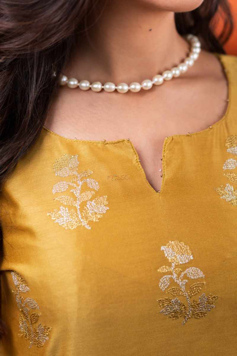 Image for Kusvaa Ws935 Shyla Chanderi Kurta Dupatta Set Closeup