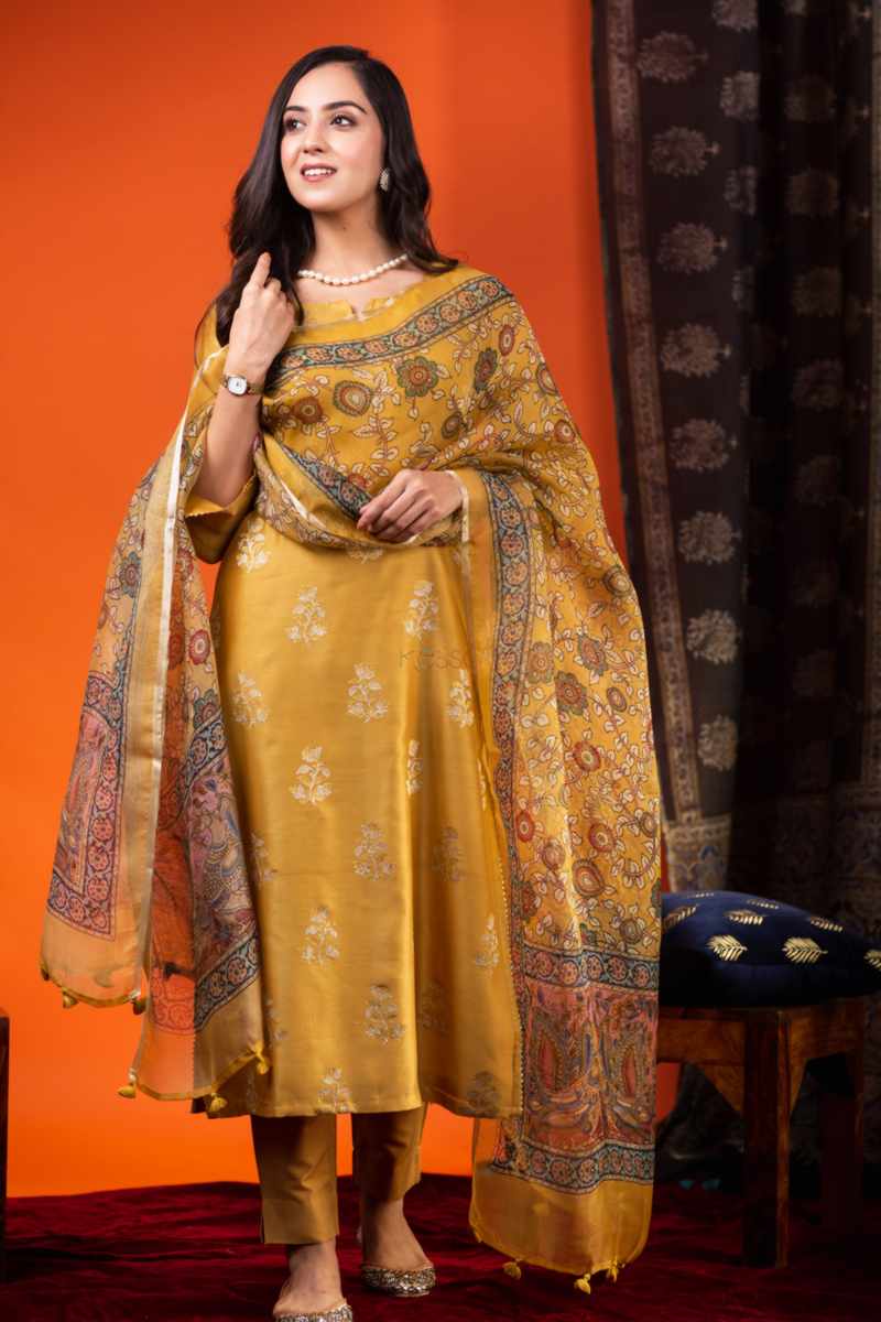 Image for Kusvaa Ws935 Shyla Chanderi Kurta Dupatta Set Featured