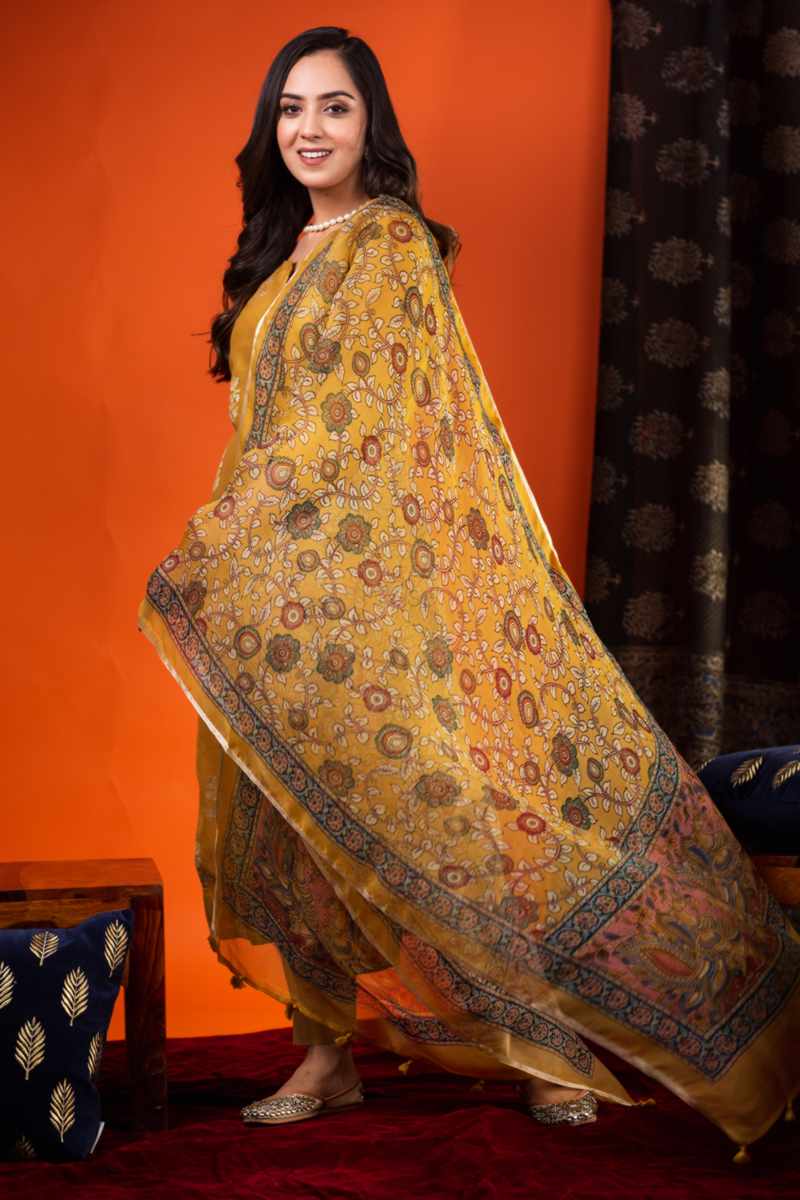 Image for Kusvaa Ws935 Shyla Chanderi Kurta Dupatta Set Side