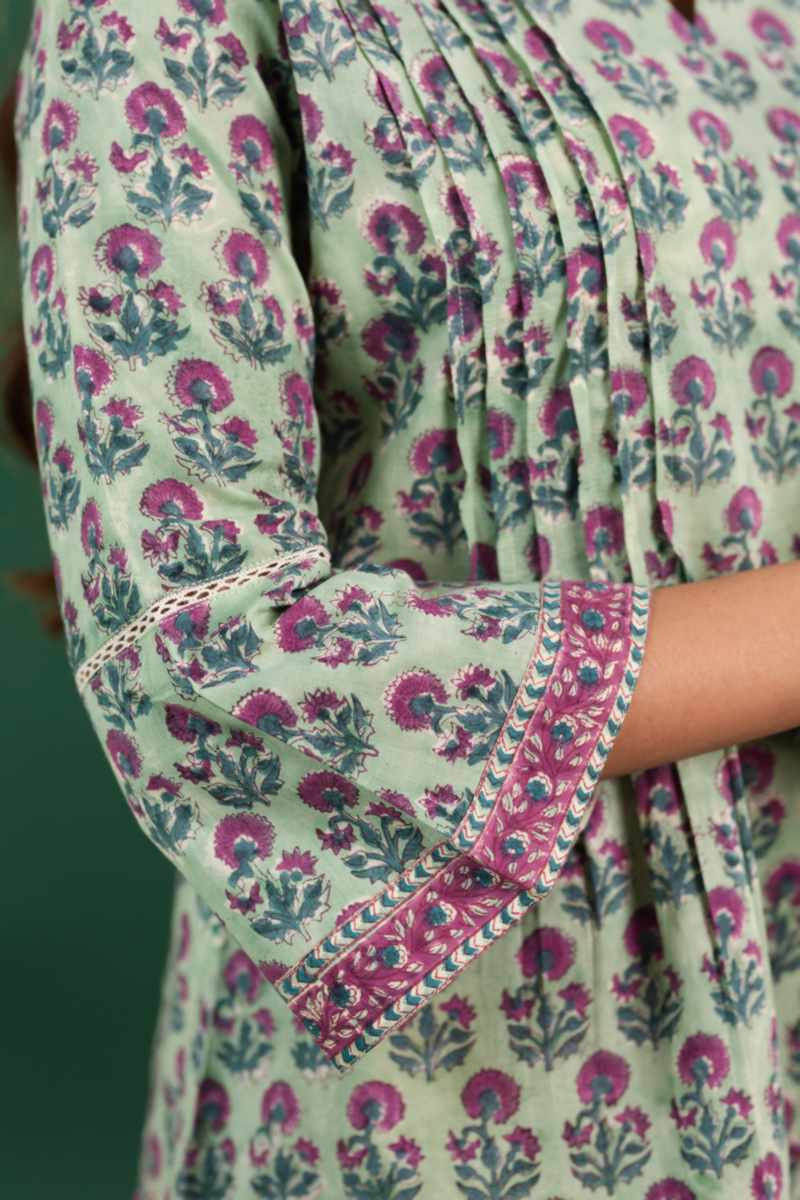 Image for Kusvaa Wsr339 Lakshya Short Block Print Kurti Closeup 2