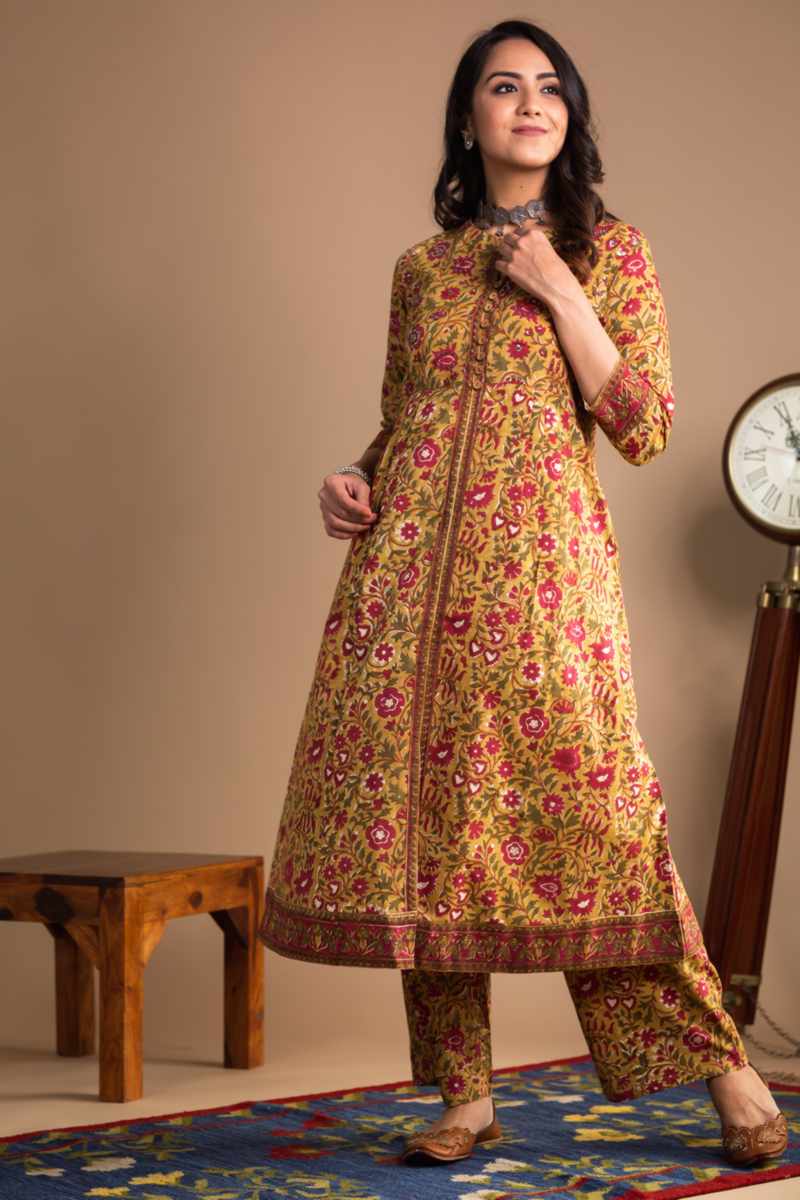 Image for Kusvaa Wsr350 Somatra Block Print Kurta Pant Set Front