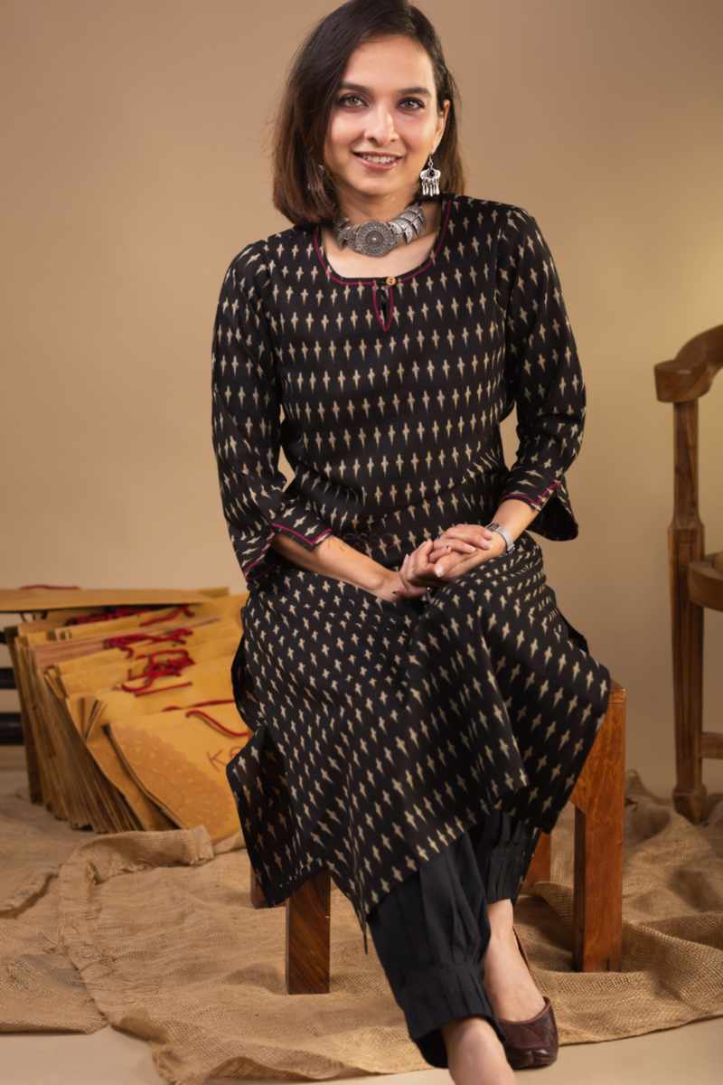 Image for De166 Anala Cotton Straight Kurta Sitting