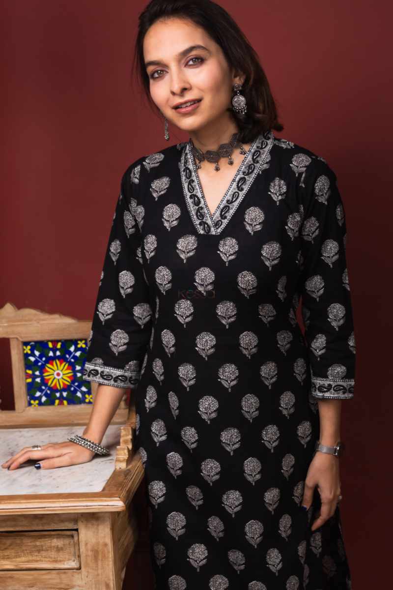 Image for De168 Hamsii Cotton Straight Kurta Closeup 2