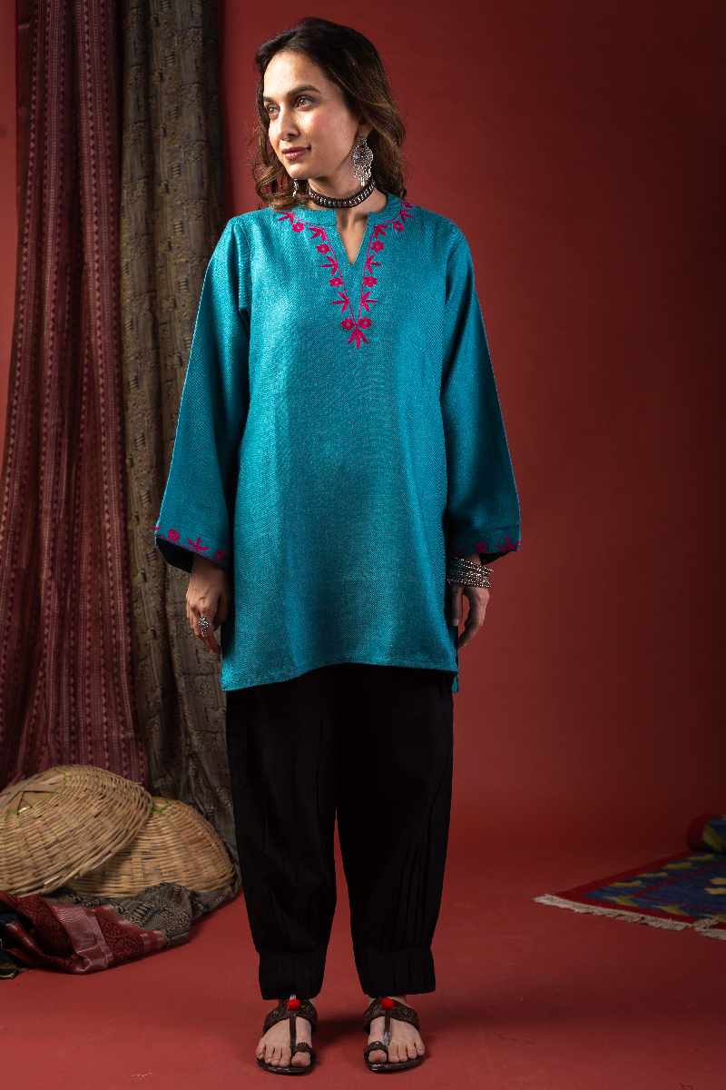 Image for Kusvaa De172 Ketaki Woolen Short Kurti Side New
