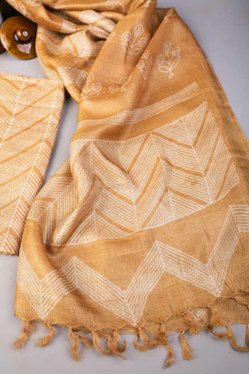 Image for Kusvaa Kula19 Rupali Tussar Fabric Set Side