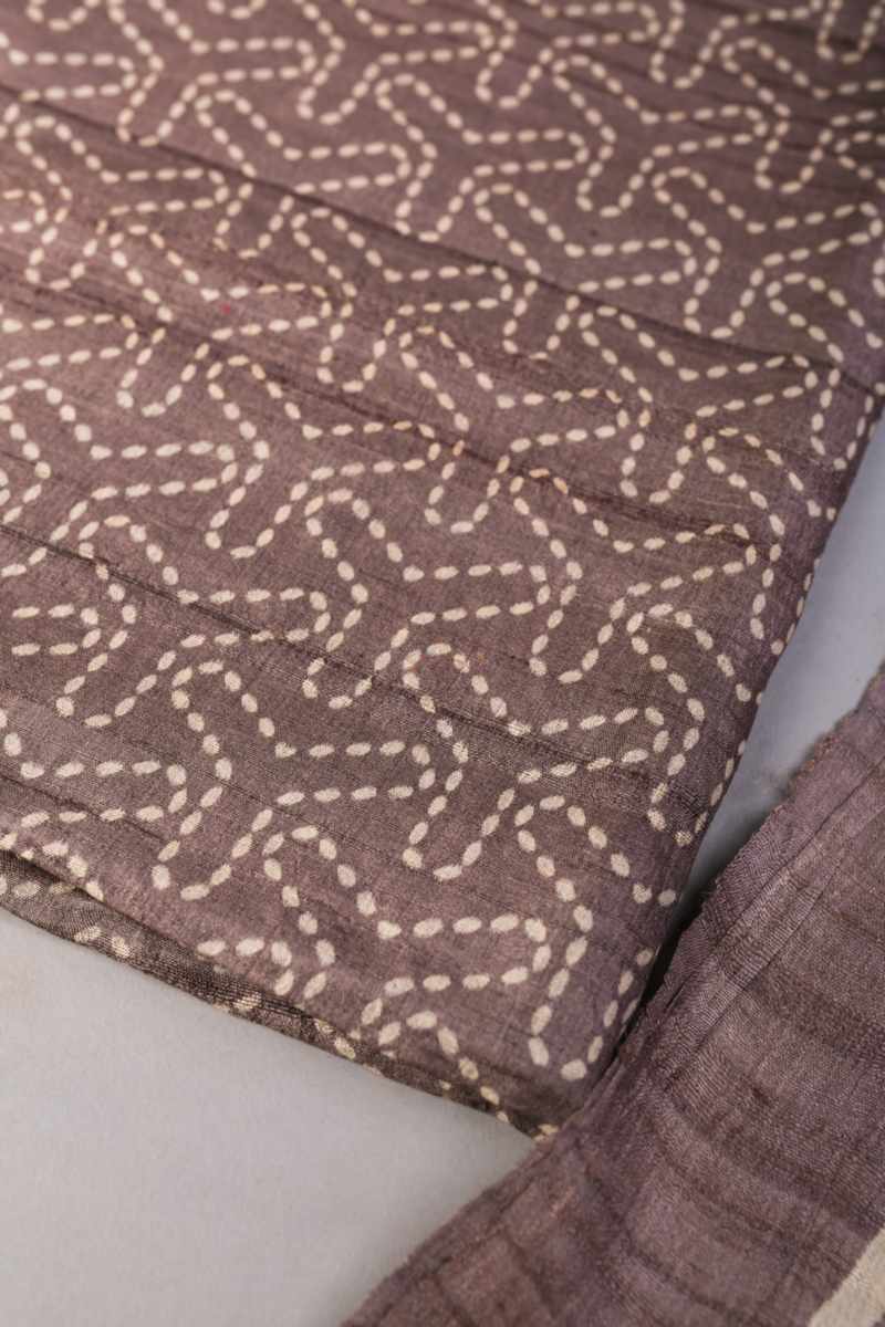 Image for Kusvaa Kula21 Kailas Tussar Fabric Set Closeup 2