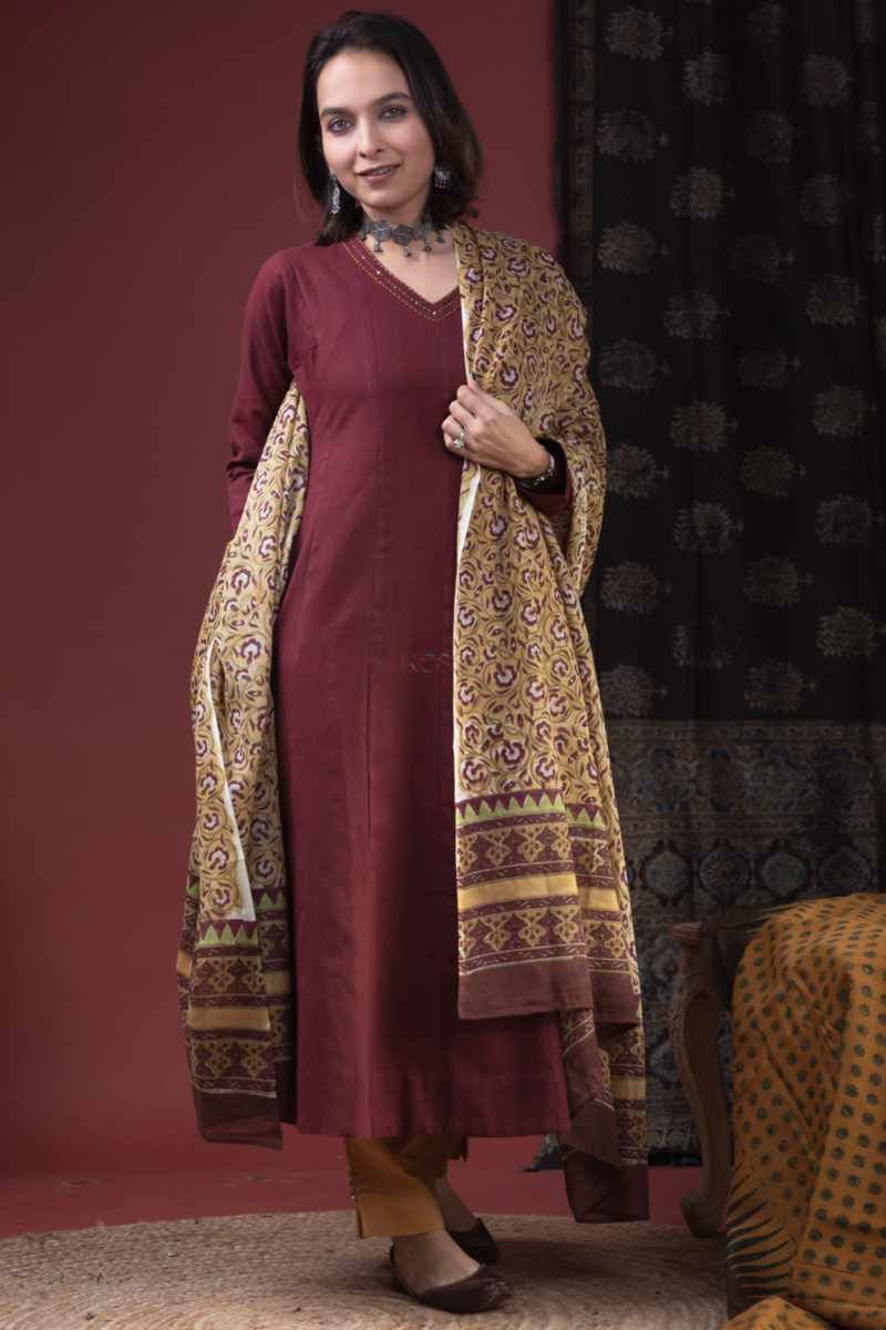 Image for Kusvaa Wsr359 Nitya Cotton Flex Kurta With Cotton Dupatta Featured New