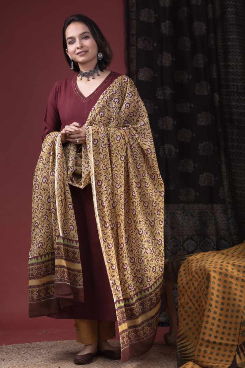 Image for Kusvaa Wsr359 Nitya Cotton Flex Kurta With Cotton Dupatta Front New