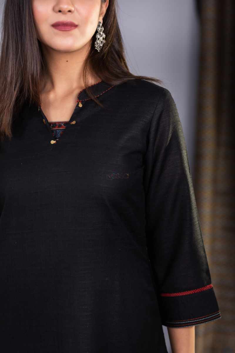 Image for Ws931 Shalila Mahi Silk Kurta Pant Set Closeup