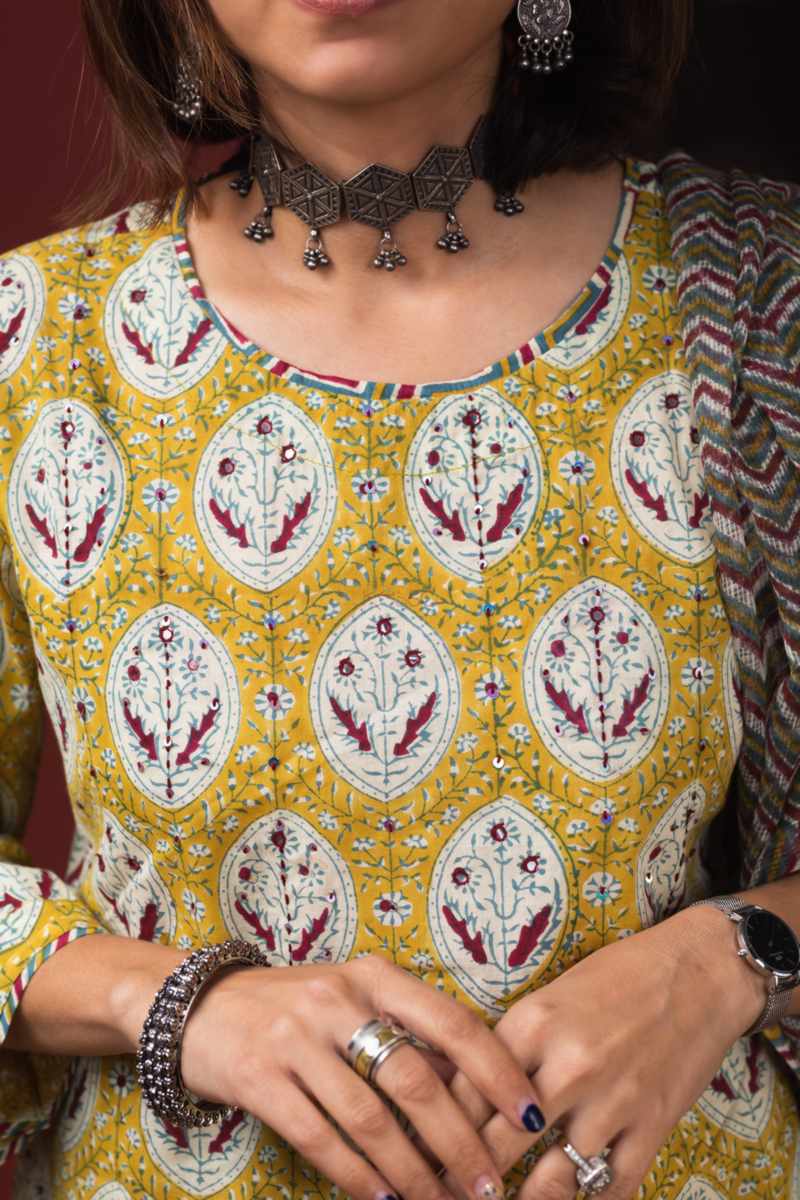 Image for Wsr358 Rati Block Print Complete Suit Set Closeup
