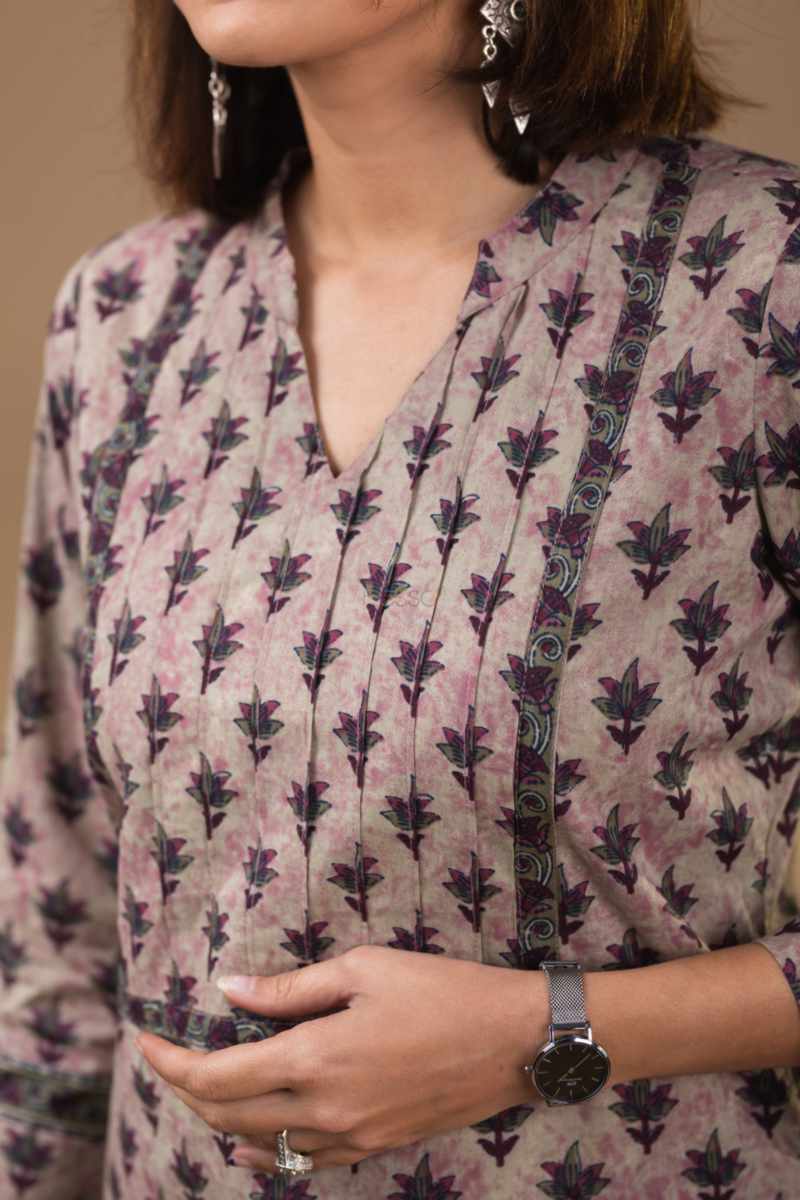 Image for Kusvaa De167 Sansa Cotton Straight Kurta Closeup