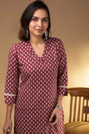 Image for Kusvaa De171 Pakhee Cotton Straight Fit Kurta Closeup 2
