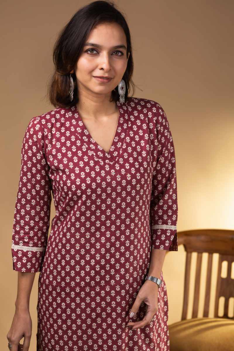 Image for Kusvaa De171 Pakhee Cotton Straight Fit Kurta Closeup 2