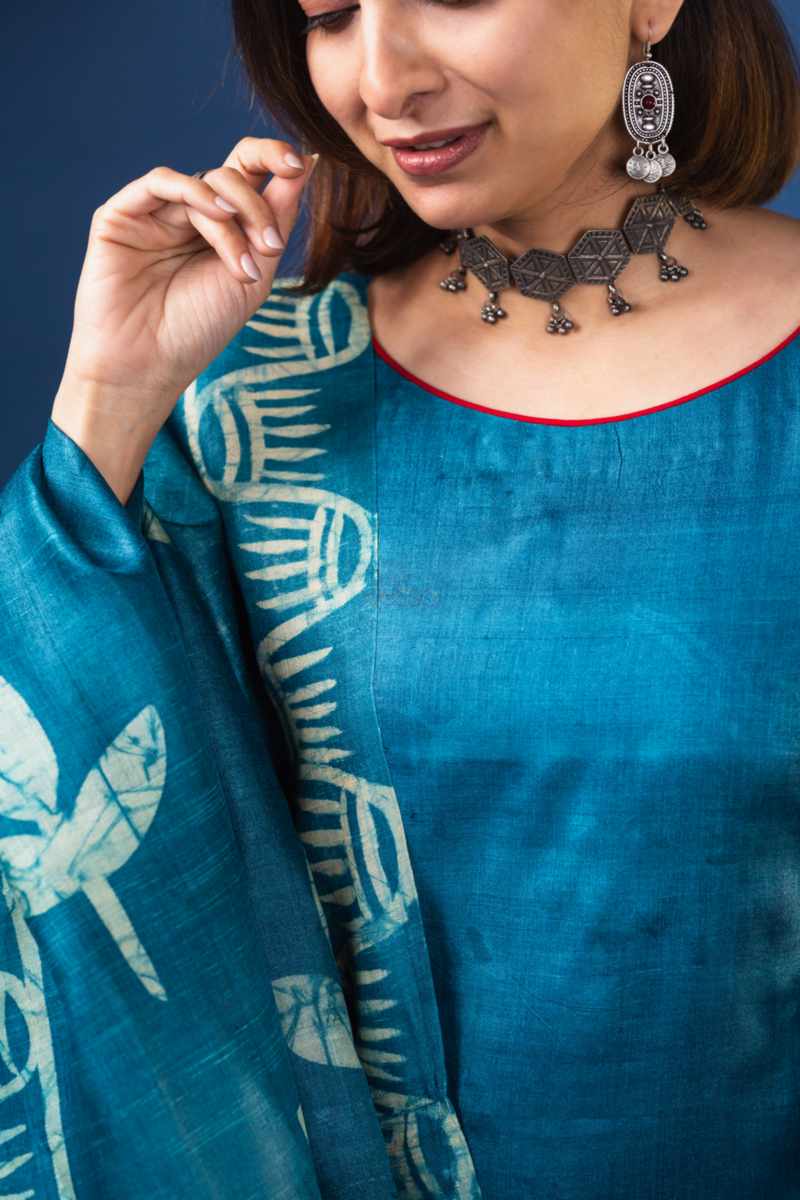 Image for Kusvaa Kuoj187 Usra Tussar Kurta Dupatta Set Closeup