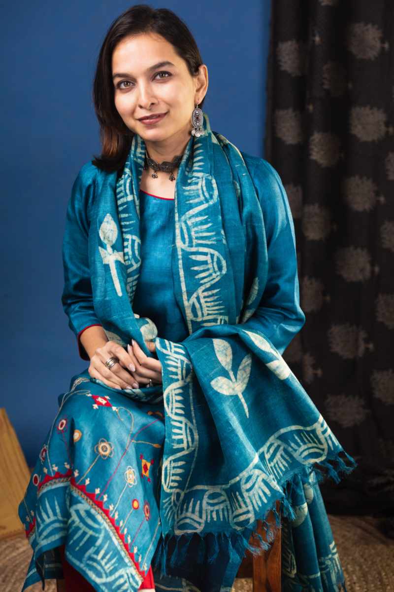 Image for Kusvaa Kuoj187 Usra Tussar Kurta Dupatta Set Sitting