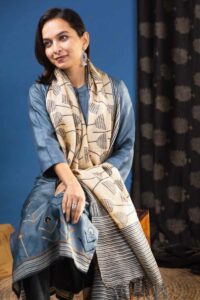 Image for Kusvaa Kuoj189 Xayah Tussar Kurta Dupatta Set Sitting
