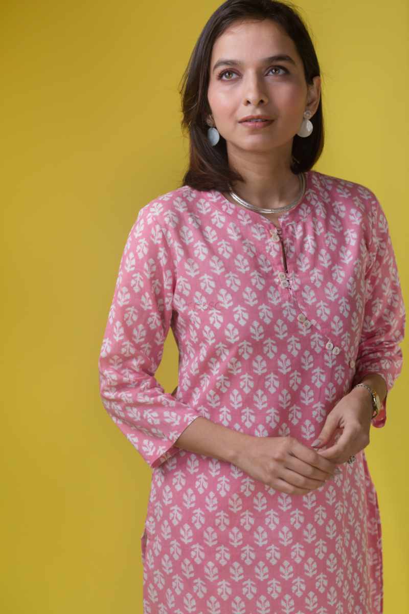 Image for Kusvaa Vcr132 Mohisha Cotton Straight Fit Kurta Closeup 2 New
