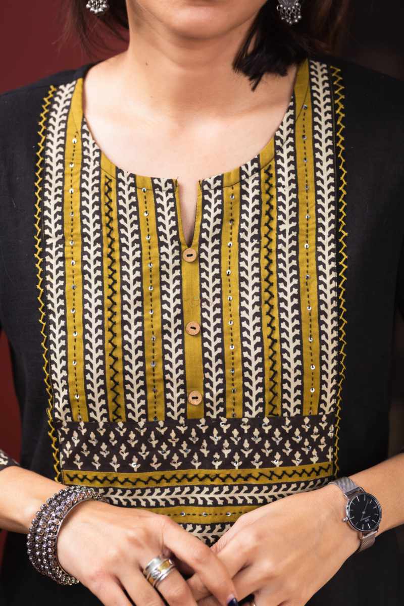 Image for Kusvaa Vcr169 Hanita Cotton Kurta Pant Set Closeup