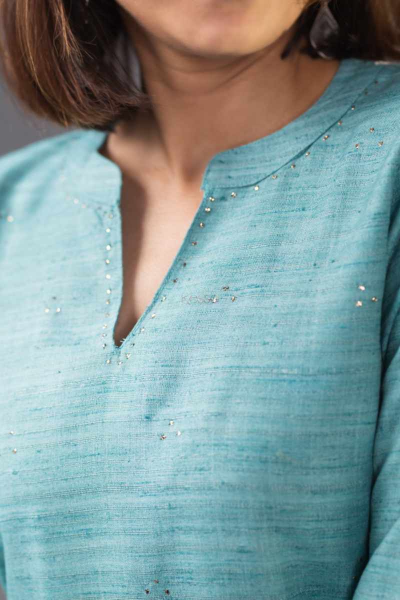 Image for Kusvaa Ws932 Tanuja Mahi Silk Kurta Closeup