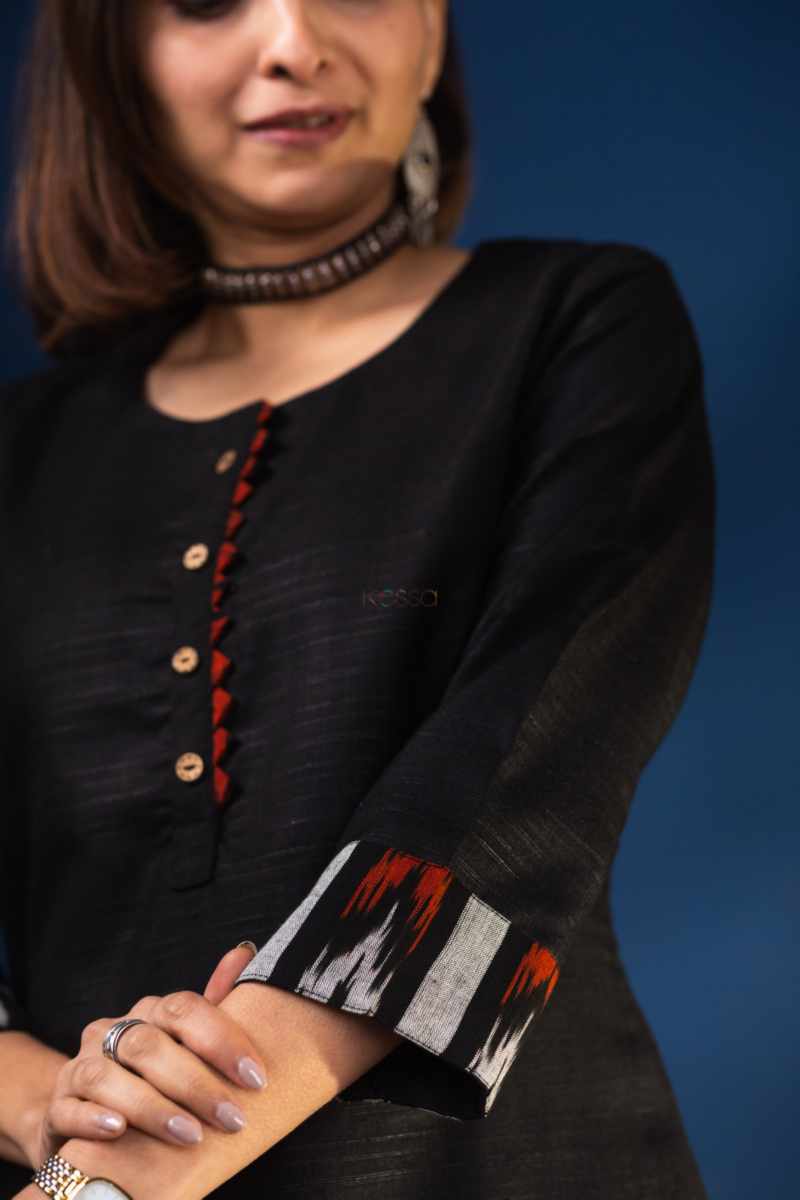 Image for Kusvaa Ws956 Uzma Mahi Silk Short Kurti Closeup 2