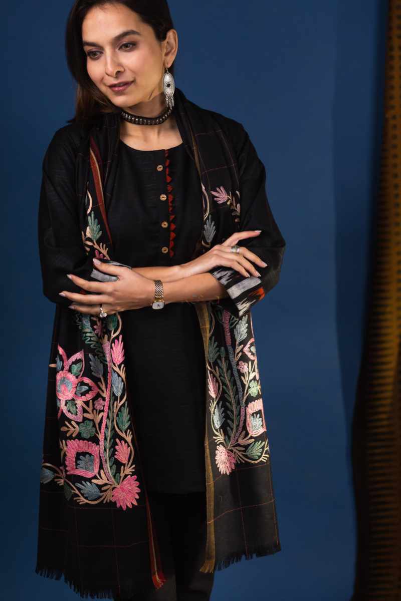 Image for Kusvaa Ws956 Uzma Mahi Silk Short Kurti Front