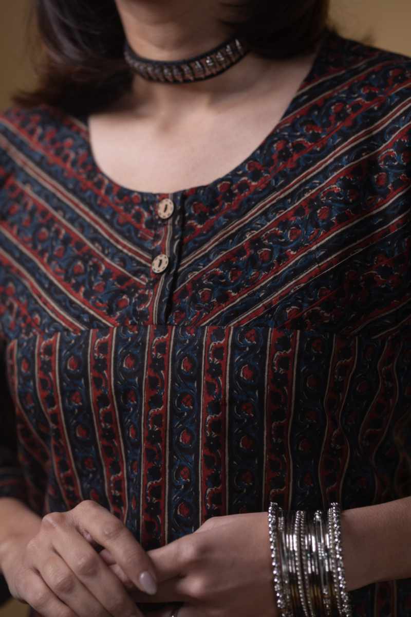 Image for Kusvaa Ws965 Driti Cotton Short Kurti Closeup