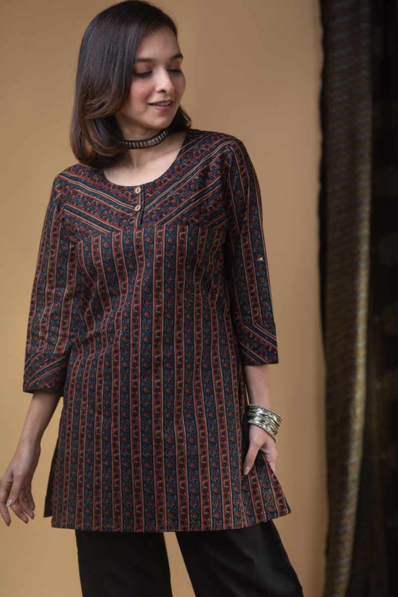 Image for Kusvaa Ws965 Driti Cotton Short Kurti Featured