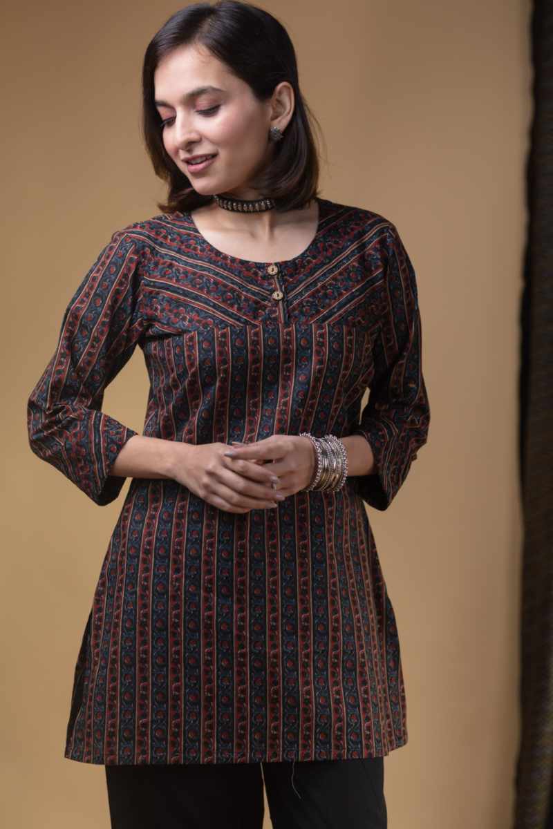 Image for Kusvaa Ws965 Driti Cotton Short Kurti Front