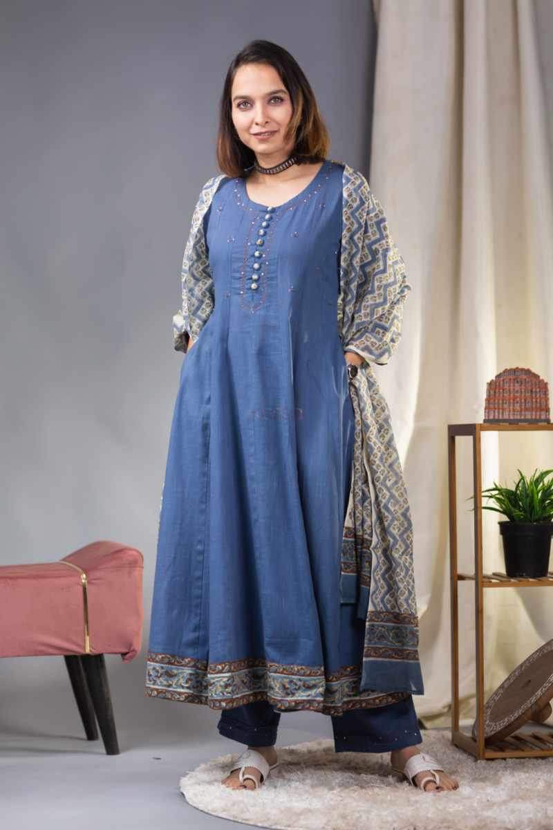 Image for Kusvaa Wsr362 Iksha Cotton Complete Suit Set Side