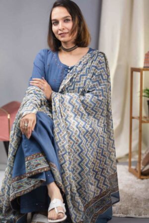 Image for Kusvaa Wsr362 Iksha Cotton Complete Suit Set Sitting