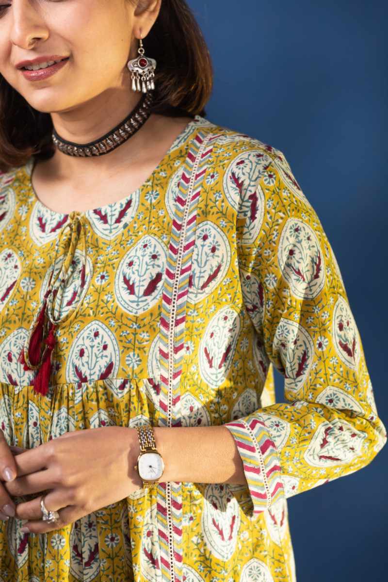 Image for Kusvaa Wsr366 Mahesa Cotton Short Kurti Closeup 2
