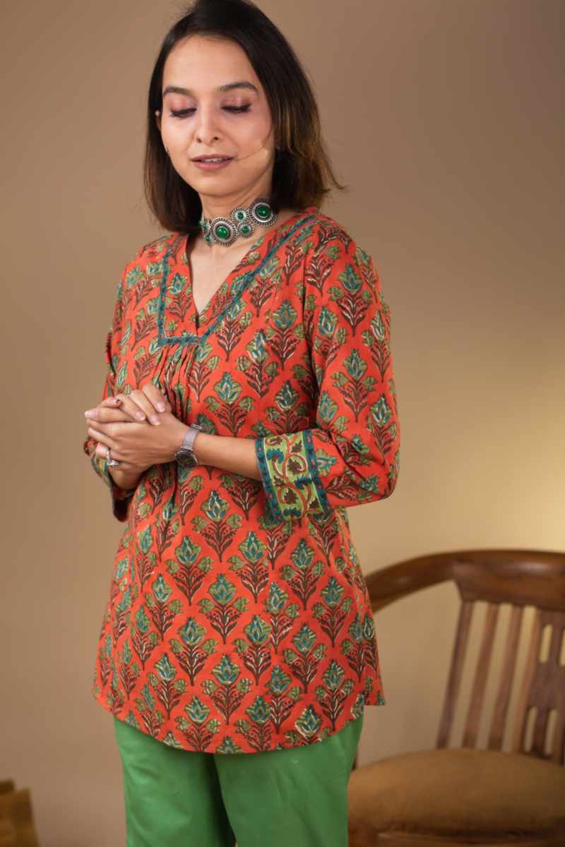 Image for Wsr360 Vanhi Cotton Short Kurti Side