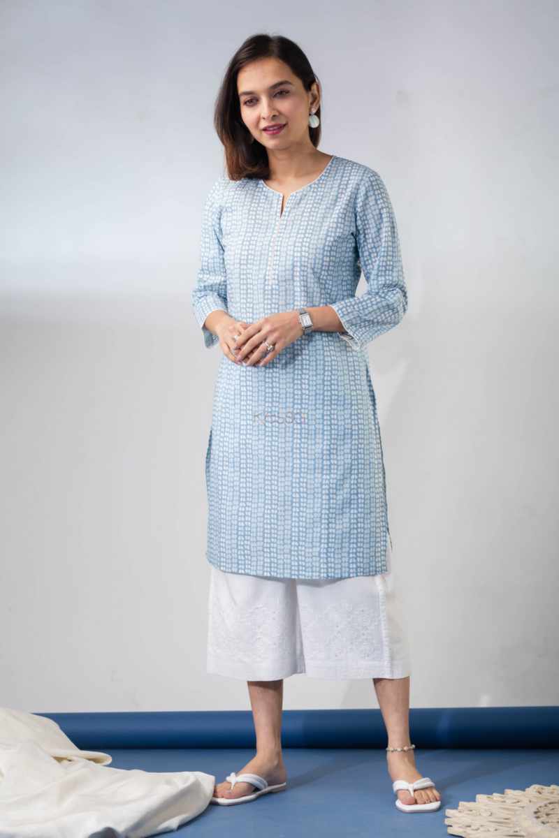Image for Kusvaa Taf101 Chaetalee Cotton Short Kurti Closeup 2