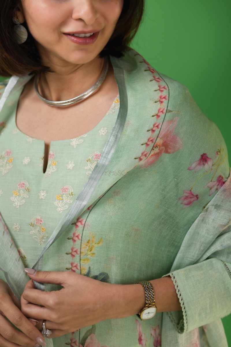 Image for Kusvaa Ws937 Indeera Linen Kurta Dupatta Set Closeup