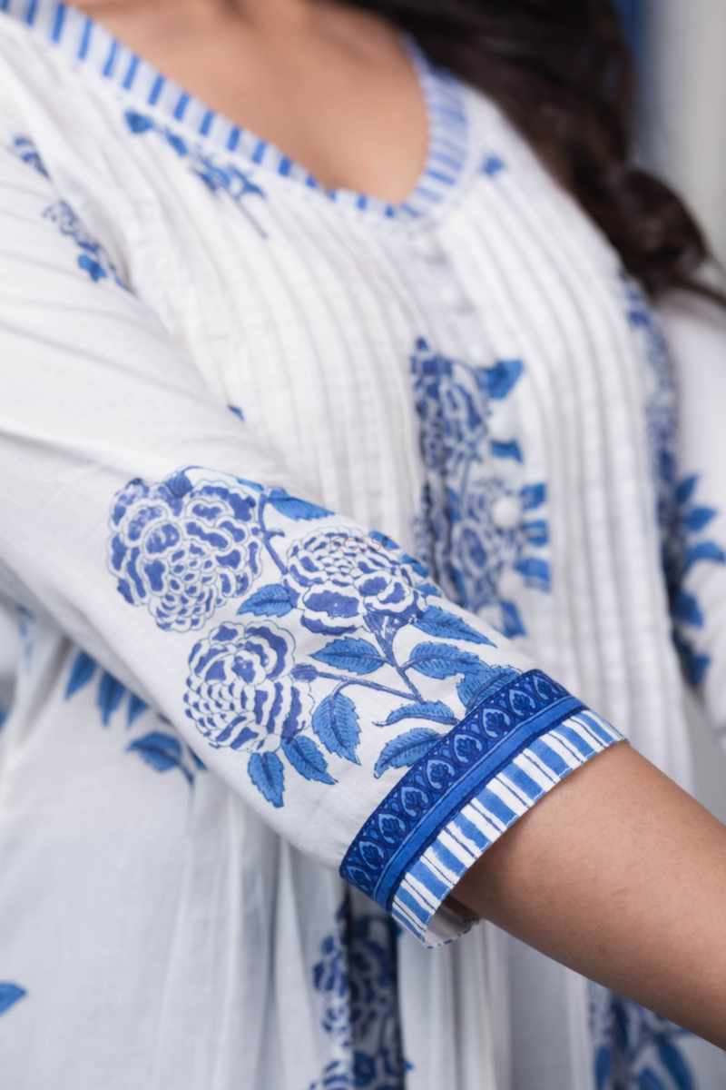 Image for Kusvaa Avdaf207 Mohana Straight Kurta With Dupatta Closeup 2