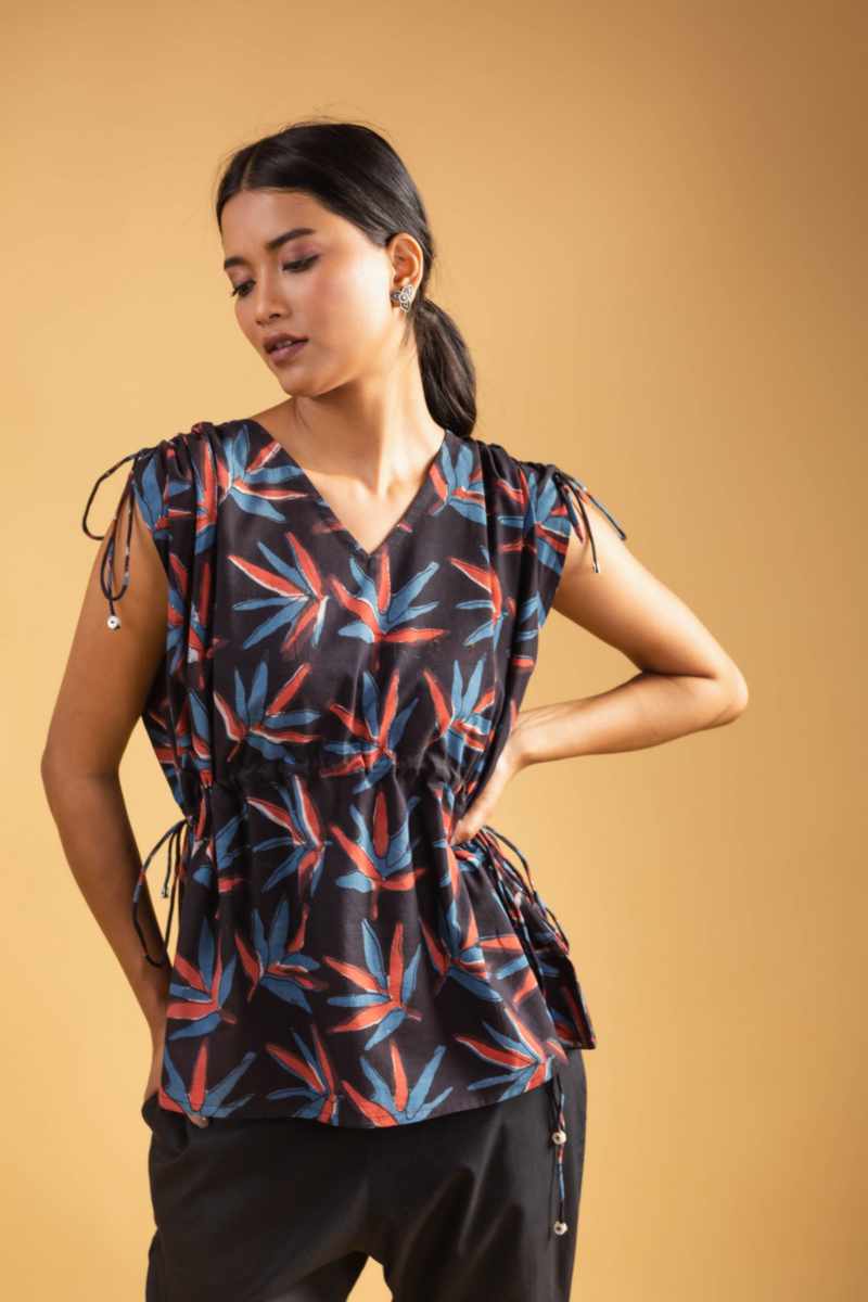 Image for Kusvaa Bpr27 Pakhi Handblock Cotton Short Kurti Side